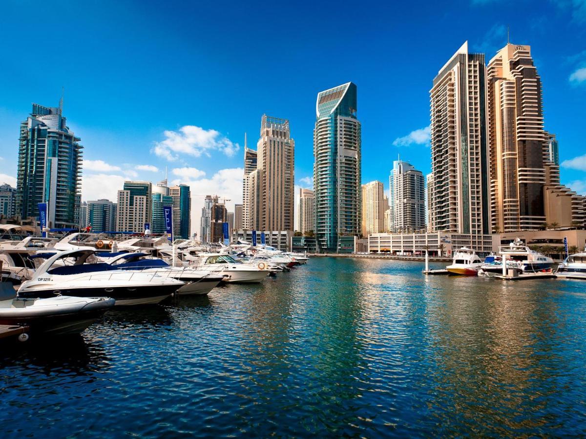 Lunar Hostel 96 Dubai Bagian luar foto