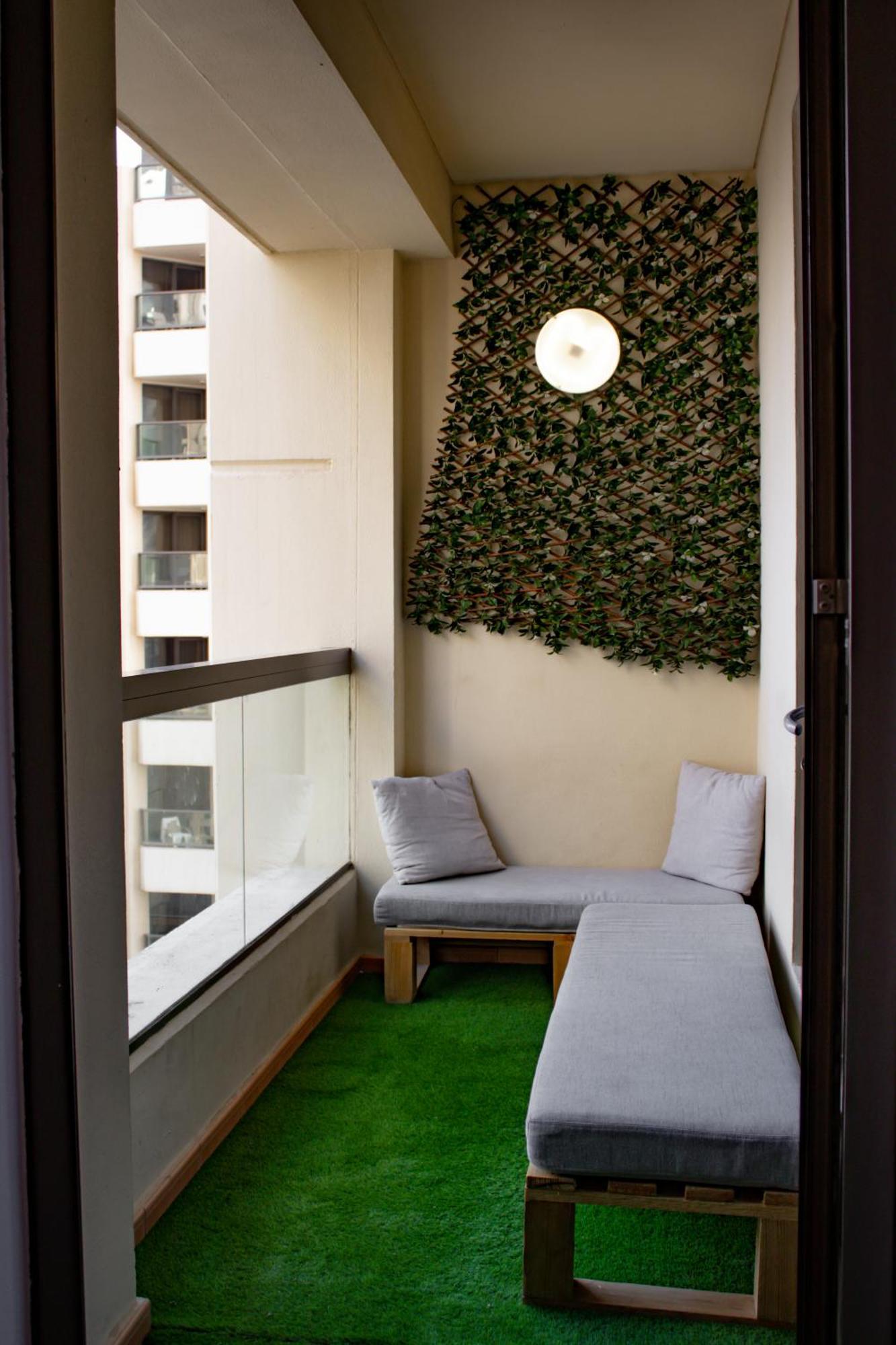 Lunar Hostel 96 Dubai Bagian luar foto